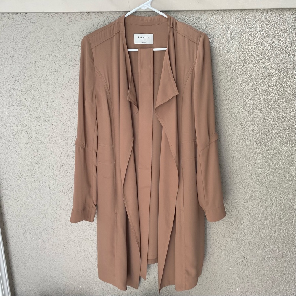 Aritzia Babaton Flowy Trench